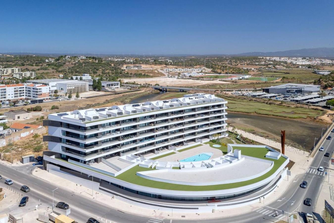 Beleza - Luxury Ocean View Central Condo Near Beach Lagos