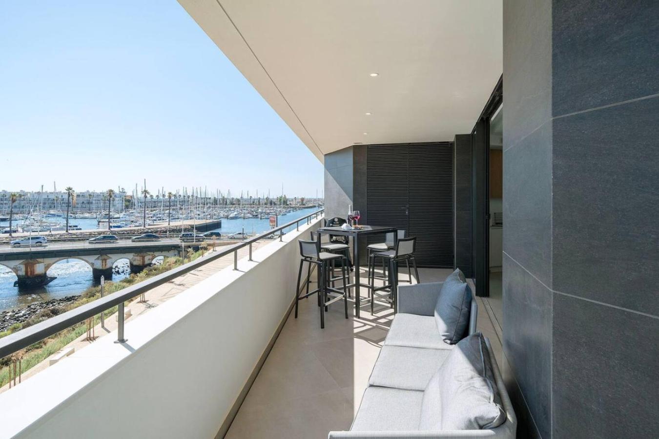 Beleza - Luxury Ocean View Central Condo Near Beach Lagos